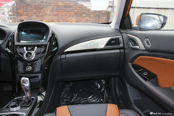 2015款比亚迪秦1.5T自动双冠旗舰Plus版