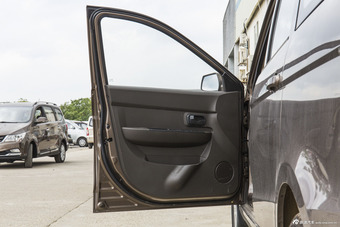 2014款五菱宏光S 1.2L 手动标准型