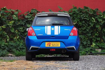 2015款雨燕1.5L手动限定版