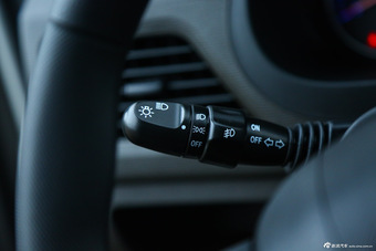 2015款五菱宏光S 1.5L手动超值版