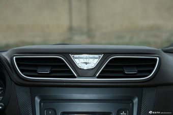 2015款五菱宏光S1 1.5L手动标准型