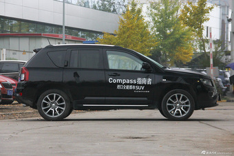 2014款指南者改款2.4L四驱豪华导航版