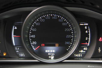 2016款沃尔沃V40 1.5T自动 T3 智逸版