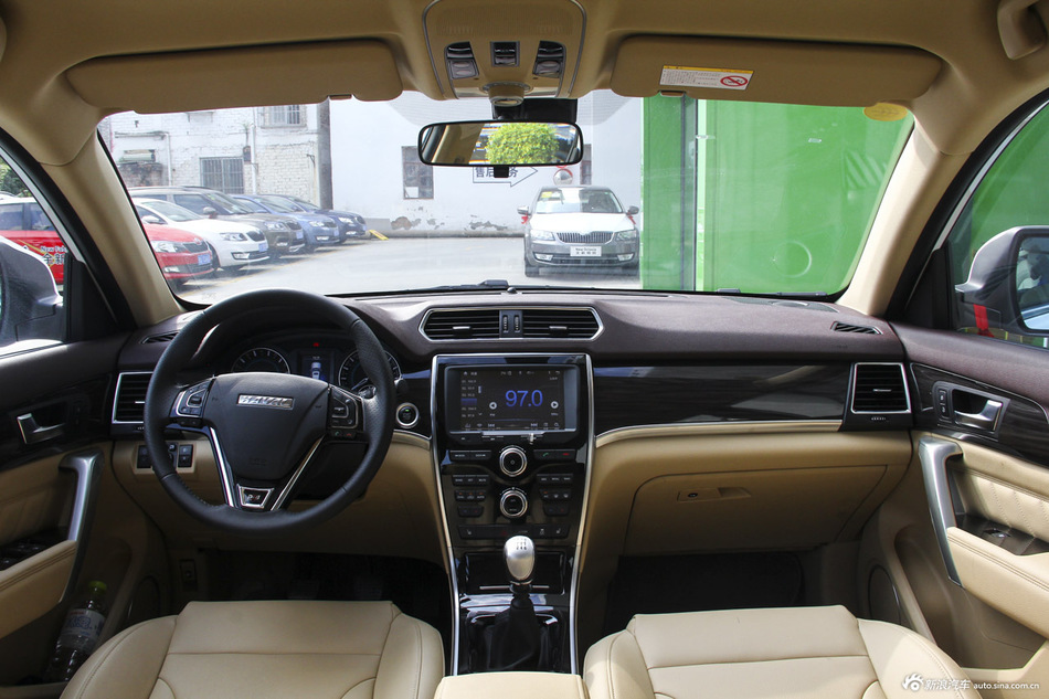 2016款哈弗H2 1.5T手动四驱豪华型