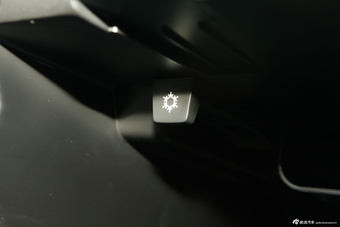 2015款沃尔沃V40 1.6T智逸版