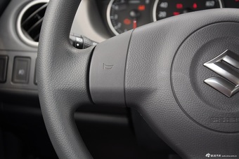 2015款雨燕1.5L手动限定版