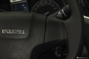 2015款五十铃D-MAX 2.5T手动四驱基本型