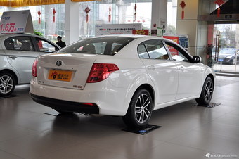 2013款奔腾B50 1.6L自动豪华版