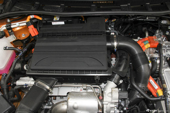 2015款比亚迪秦1.5T自动双冠旗舰Plus版