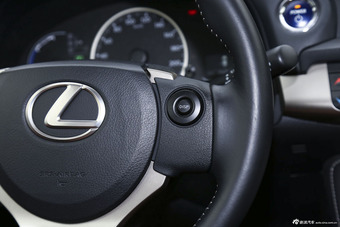 2014款雷克萨斯CT 1.8L自动200h舒适版单色