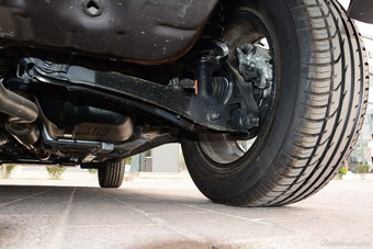 2015款指南者2.4L自动四驱舒适版