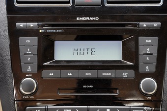 2015款吉利EC8 2.0L手动精英型