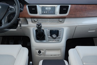 2016款上汽大通G10 2.0T手动豪华版