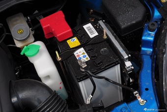 2015款雨燕1.5L手动限定版