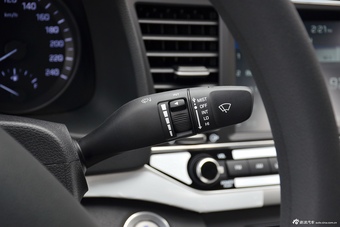 2016款领动 1.6L自动智炫精英型