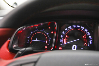 2016款DS 4S 1.8T自动尊享版THP200