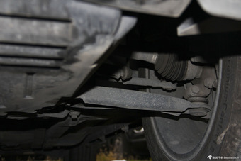 2014款指南者改款2.4L四驱豪华导航版