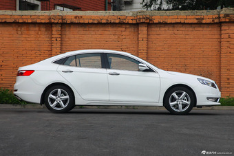 2014款奔腾B70 2.0L手动豪华型