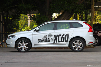 2015款沃尔沃XC60 2.0T T5 AWD智驭版