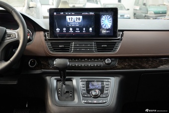 2016款上汽大通G10 2.0T自动旗舰版