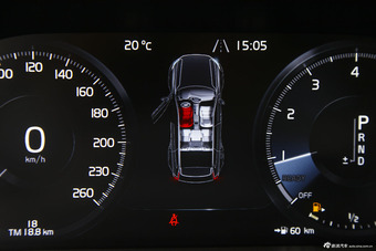 2015款沃尔沃XC90 2.0T自动 T6智逸版5座
