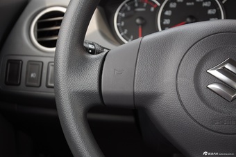 2015款雨燕1.5L自动限定版