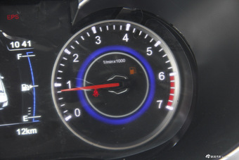 2016款中华V3 1.5T手动旗舰型