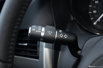 2016款捷豹XF 2.0T自动两驱风华版