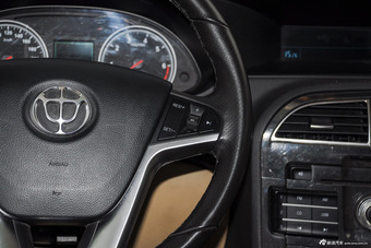 2012款中华V5 1.5T自动四驱豪华型