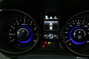 2014款长安CS75 2.0L手动豪华型国5