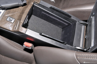 2013款锐志2.5V自动尚锐版