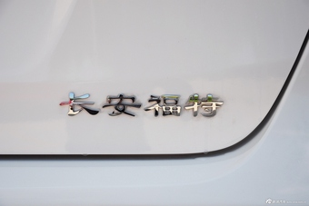 2015款福克斯三厢1.6L自动风尚型