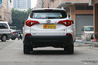 2016款比亚迪宋1.5TI手动尊贵型