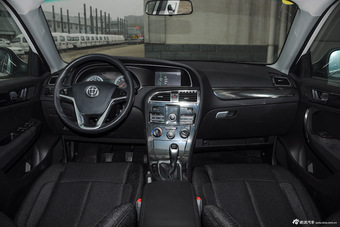 2014款中华V5 1.5T手动两驱运动型图片