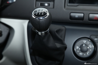 2013款金杯新海狮2.2L豪华型V22