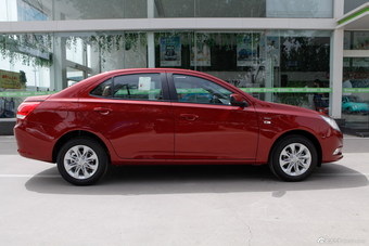 2013款宝骏630 1.5L手动精英型