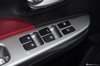 2014款奔奔1.4L自动尊贵天窗型