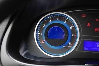 2015款吉利EC8 2.0L自动精英型