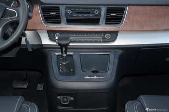 2016款上汽大通G10 2.0T自动精英版