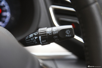 2016款比亚迪宋1.5TI手动尊贵型