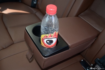 2016款奔腾B90 1.8T自动尊贵型十周年纪念版