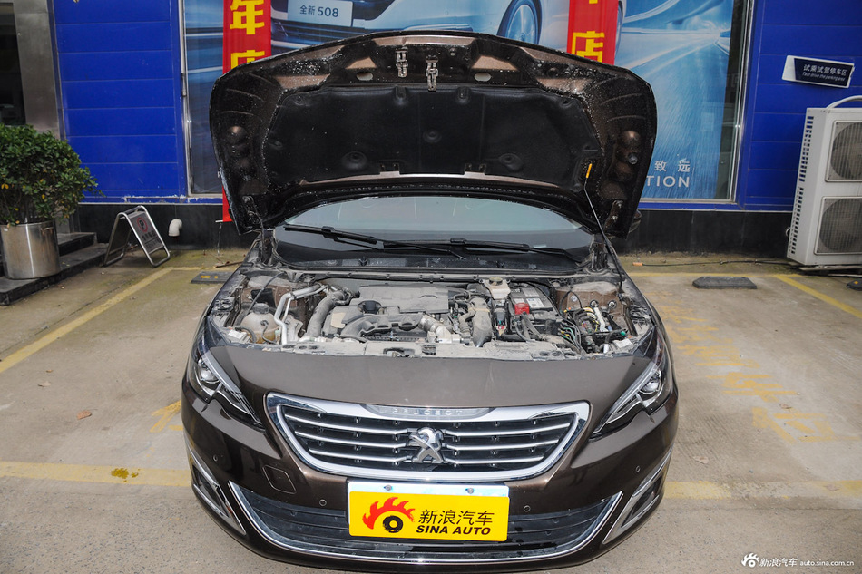 2014款东风标致408 1.6T自动至尊版