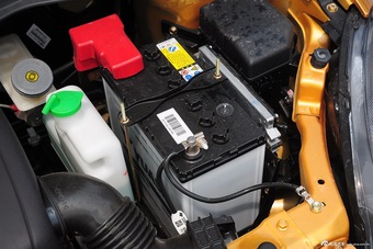 2015款雨燕1.5L自动限定版