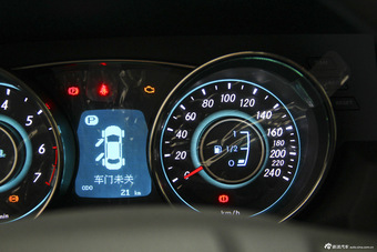 2015款绅宝D50 1.5L CVT标准超值导航版