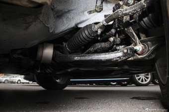 2014款奔腾B70 2.0L手动豪华型