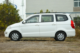 2015款五菱宏光S 1.5L手动超值版