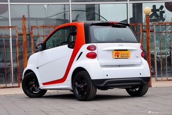 2015款smart fortwo 1.0 MHD 炫闪特别版