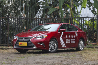 2015款雷克萨斯ES 2.0L自动200舒适版