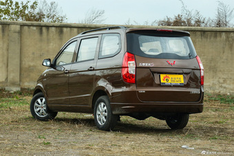 2014款五菱宏光S 1.5L 手动标准型