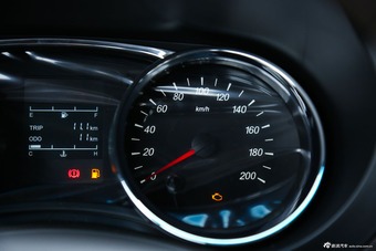 2015款五菱宏光S1 1.5L手动标准型